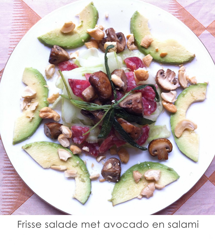 frisse-salade-met-avocado-en-salami