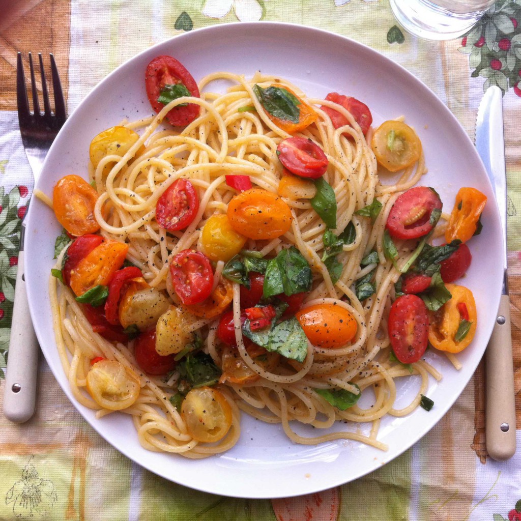 Spaghetti met tomaat tricolore