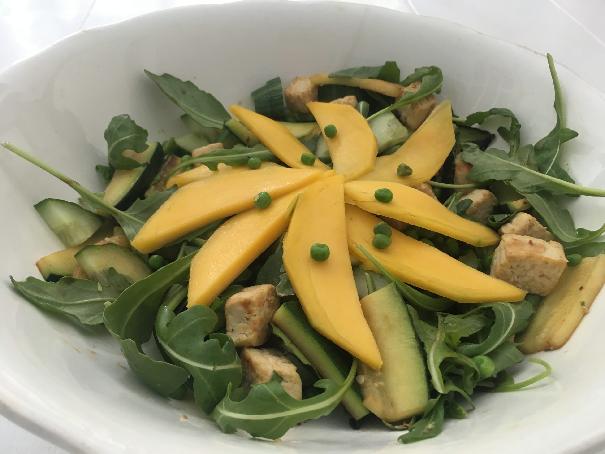 Salade met Quorn, mango en munt